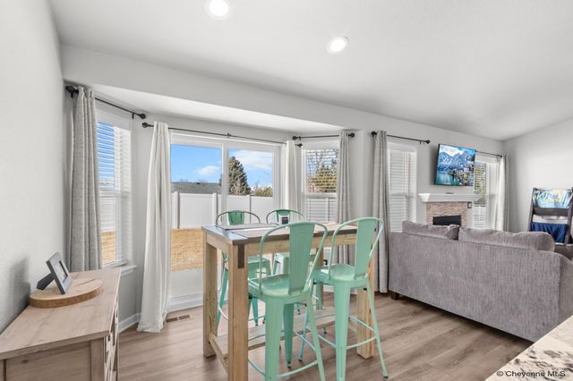 1202 PHIPPS AVE, Cheyenne, WY 82001