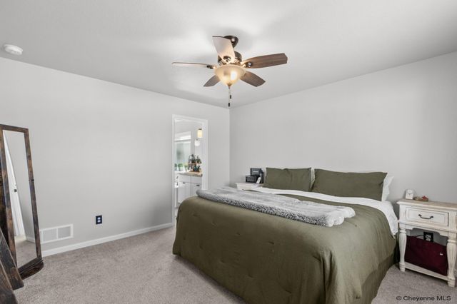 1202 PHIPPS AVE, Cheyenne, WY 82001