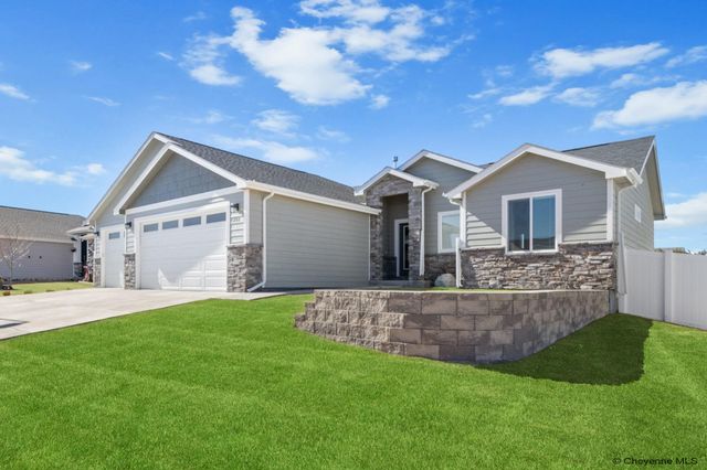 1202 PHIPPS AVE, Cheyenne, WY 82001