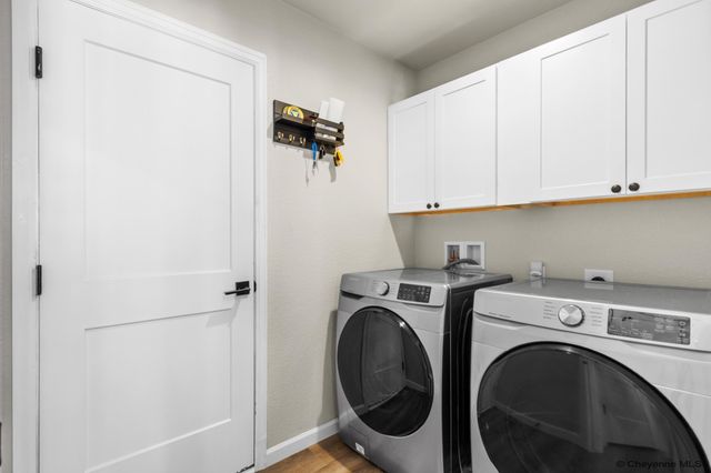 1202 PHIPPS AVE, Cheyenne, WY 82001