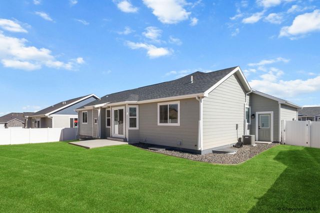 1202 PHIPPS AVE, Cheyenne, WY 82001