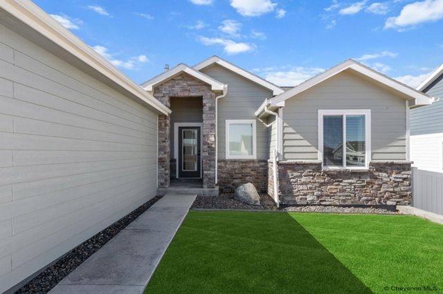 1202 PHIPPS AVE, Cheyenne, WY 82001