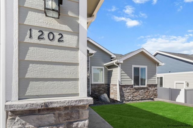 1202 PHIPPS AVE, Cheyenne, WY 82001