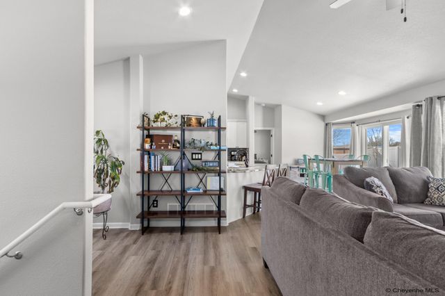 1202 PHIPPS AVE, Cheyenne, WY 82001