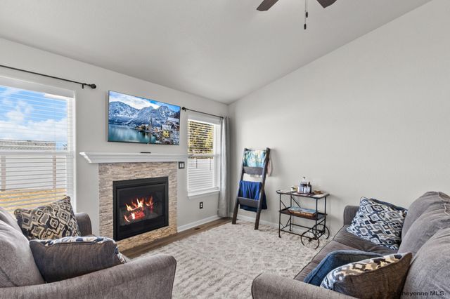 1202 PHIPPS AVE, Cheyenne, WY 82001