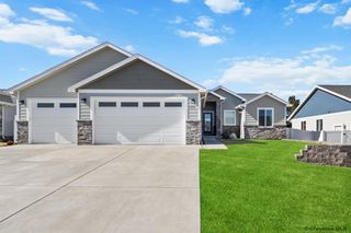 1202 PHIPPS AVE, Cheyenne, WY 82001