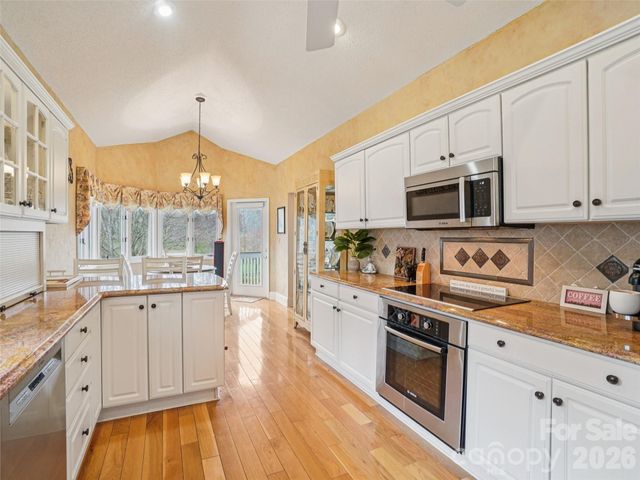 38 Highland Pointe Drive, Weaverville, NC 28787