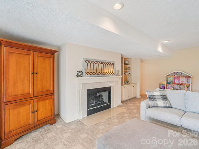 38 Highland Pointe Drive, Weaverville, NC 28787