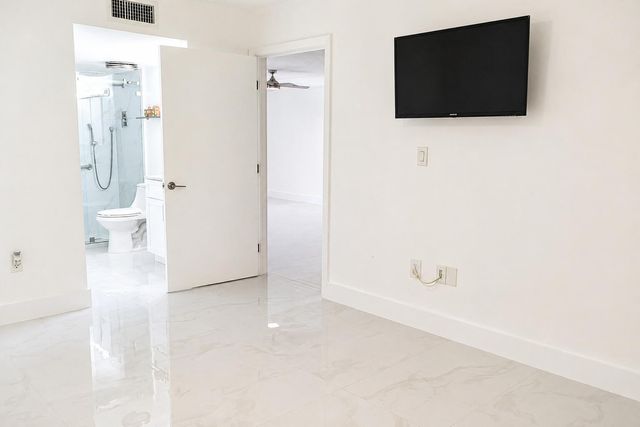 10317 NW 9th St Circle 102-9, Miami, FL 33172