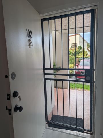 10317 NW 9th St Circle 102-9, Miami, FL 33172