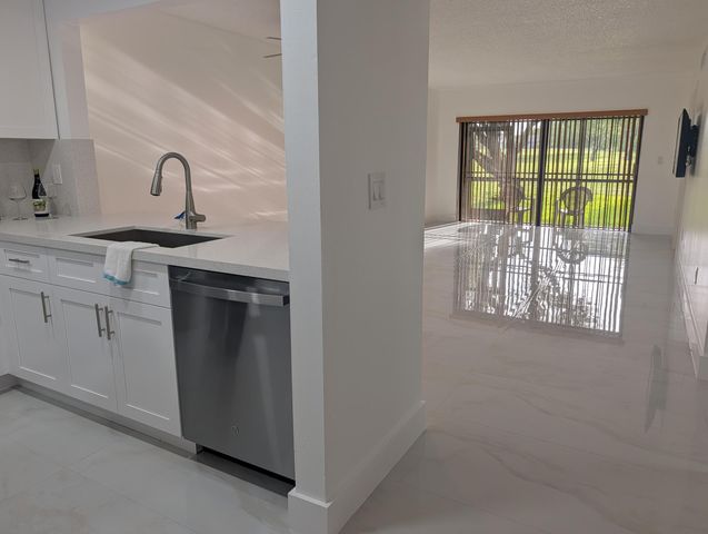 10317 NW 9th St Circle 102-9, Miami, FL 33172