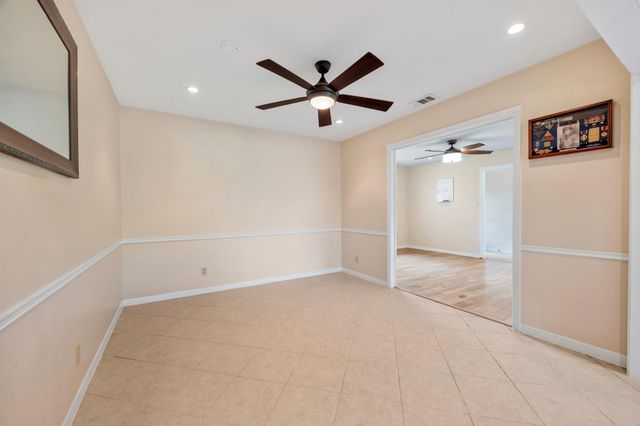 8612 Stillwood LN, Austin, TX 78757