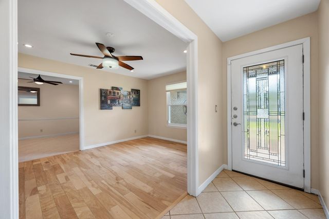 8612 Stillwood LN, Austin, TX 78757