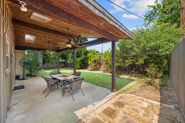 8612 Stillwood LN, Austin, TX 78757