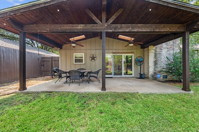 8612 Stillwood LN, Austin, TX 78757