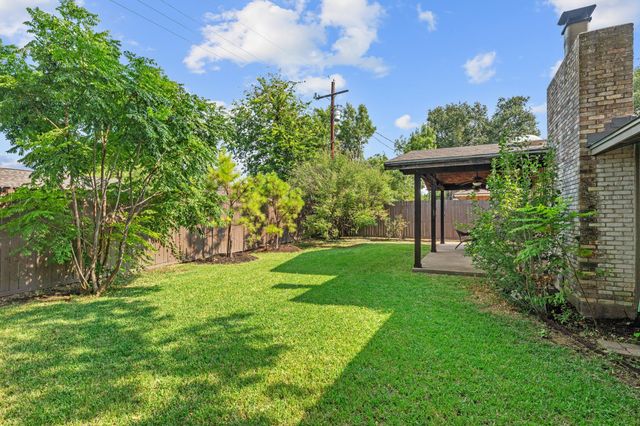 8612 Stillwood LN, Austin, TX 78757