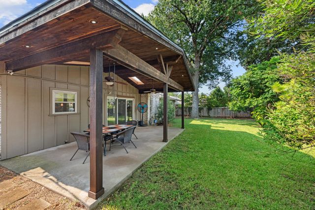 8612 Stillwood LN, Austin, TX 78757