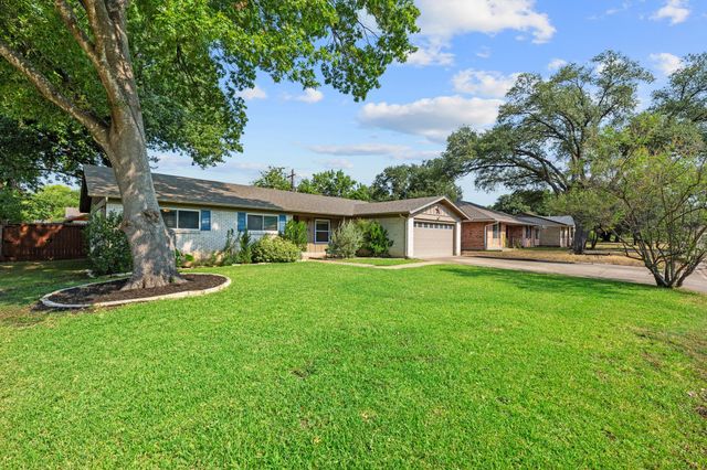 8612 Stillwood LN, Austin, TX 78757
