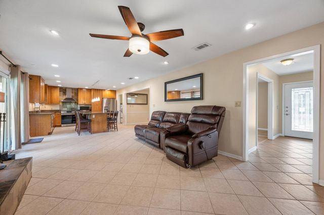 8612 Stillwood LN, Austin, TX 78757