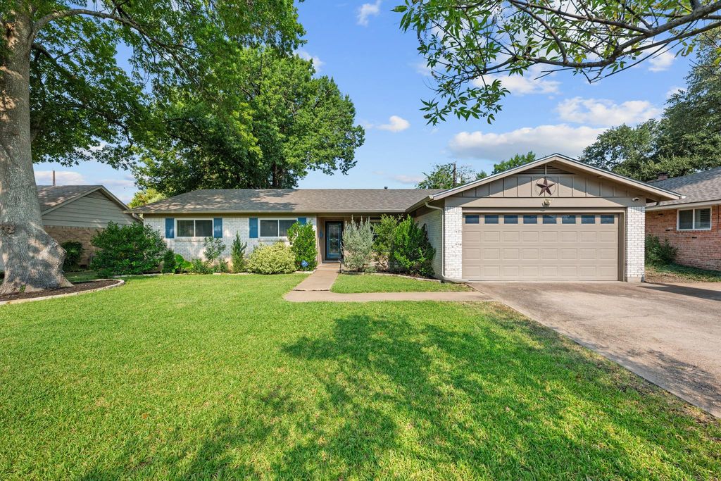 8612 Stillwood LN, Austin, TX 78757