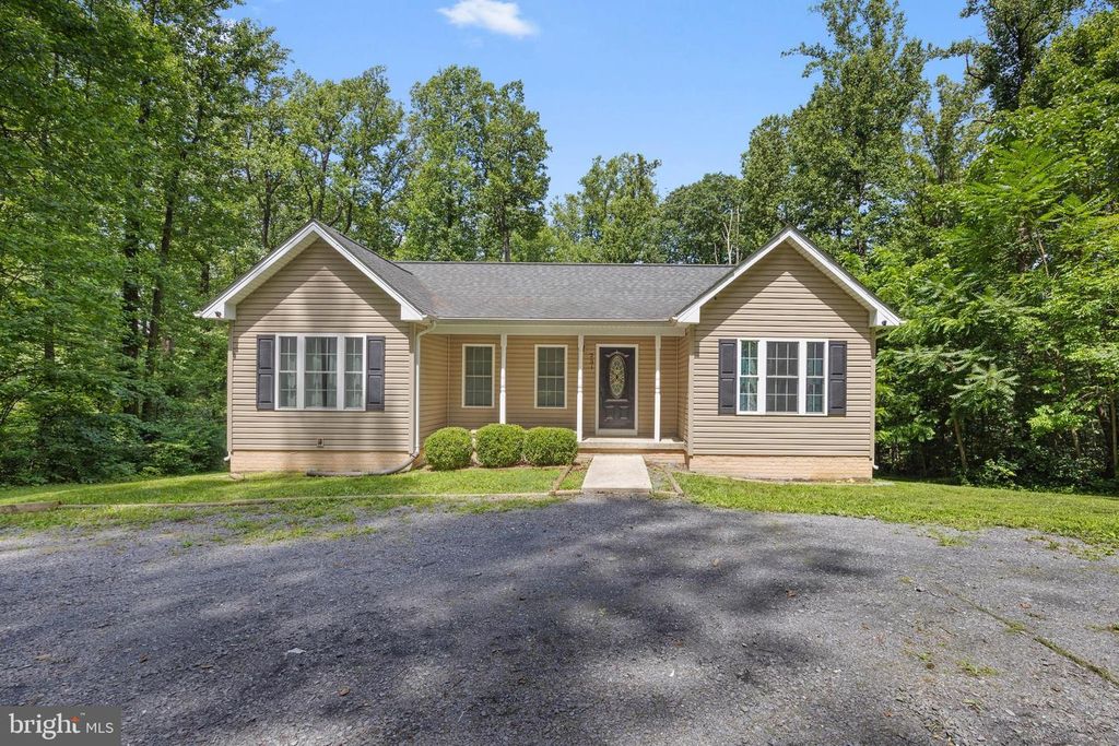 231 BUCK RD, Linden, VA 22642