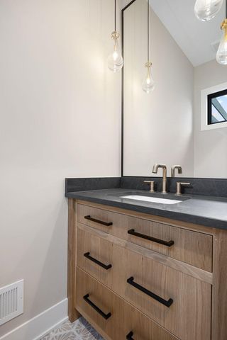 3926 Abbott Avenue S, Minneapolis, MN 55410