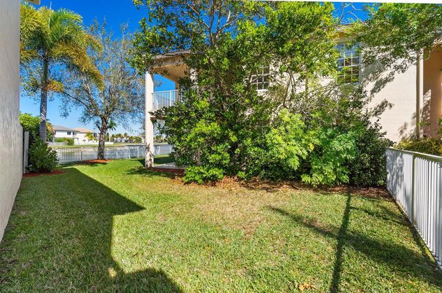 10633 Old Hammock Way, Wellington, FL 33414