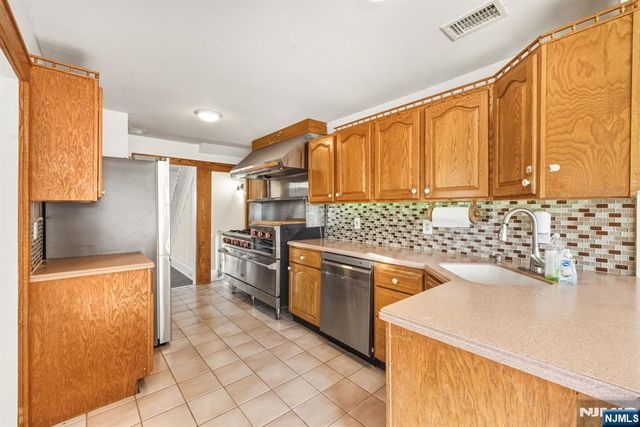 331 Mountain Way, Rutherford, NJ 07070