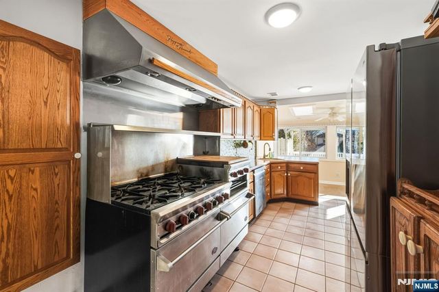 331 Mountain Way, Rutherford, NJ 07070