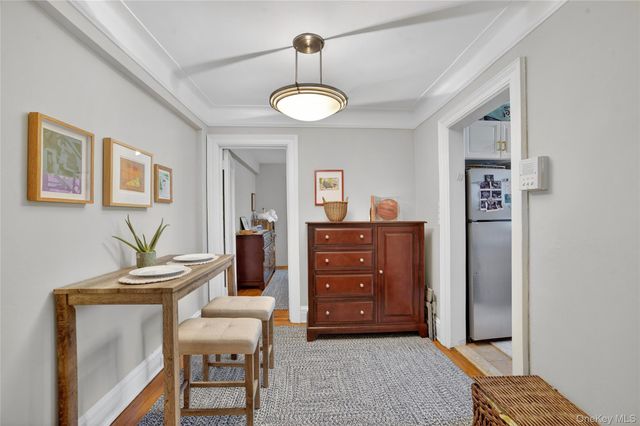 42 Pondfield Road W 4F, Bronxville, NY 10708
