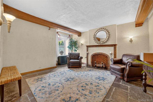 42 Pondfield Road W 4F, Bronxville, NY 10708