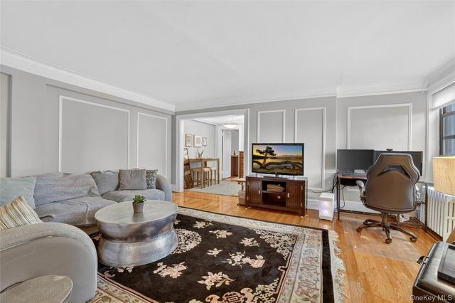 42 Pondfield Road W 4F, Bronxville, NY 10708