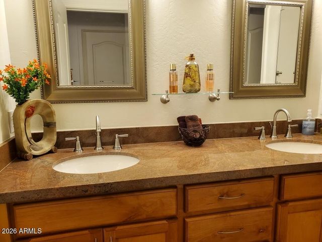 17018 N 44 Place, Phoenix, AZ 85032