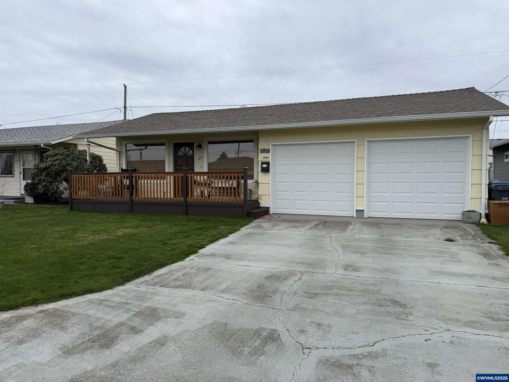 1237 Quinn Rd, Woodburn, OR 97071