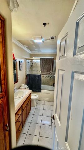 10939 Little Lake, Downey, CA 90241