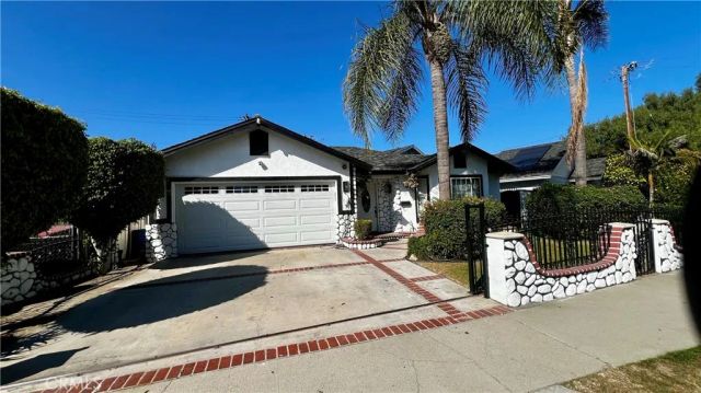 10939 Little Lake, Downey, CA 90241