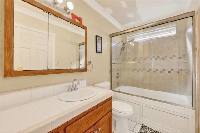 10939 Little Lake, Downey, CA 90241