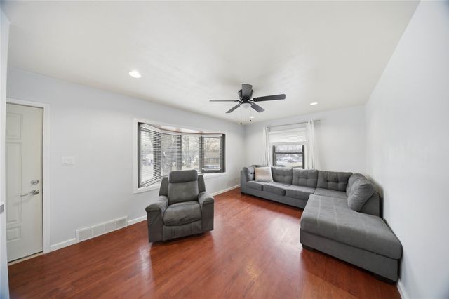 2654 Wisconsin Avenue, Des Moines, IA 50317