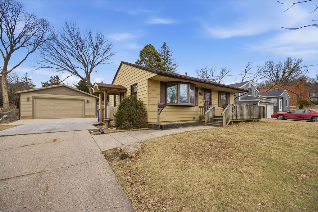 2654 Wisconsin Avenue, Des Moines, IA 50317