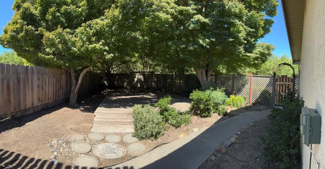 1677 Poplar St, Oakdale, CA 95361