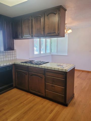 1677 Poplar St, Oakdale, CA 95361