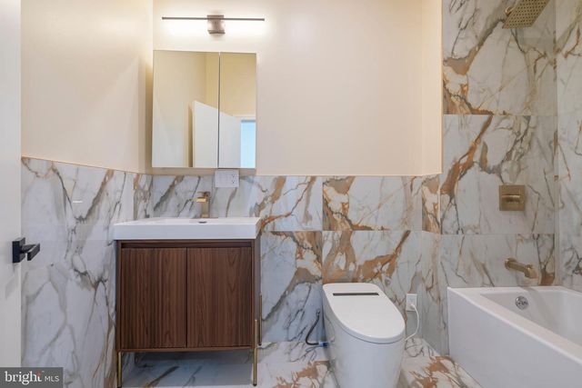 1618 S BROAD ST, Philadelphia, PA 19145