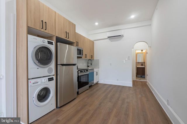 1618 S BROAD ST, Philadelphia, PA 19145