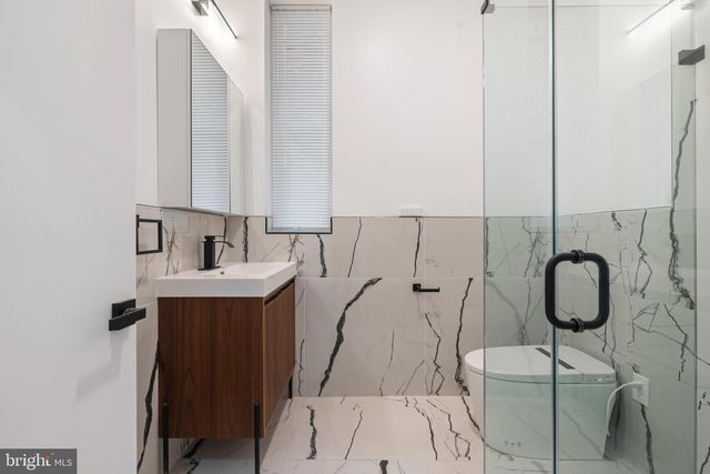 1618 S BROAD ST, Philadelphia, PA 19145