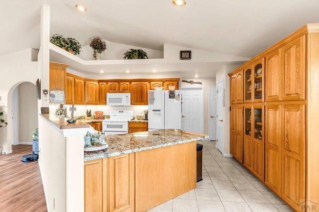1165 S Oakleaf Dr, Pueblo West, CO 81007