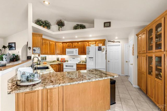 1165 S Oakleaf Dr, Pueblo West, CO 81007