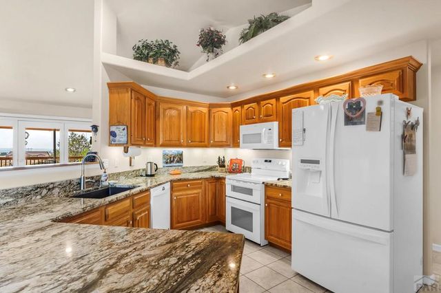 1165 S Oakleaf Dr, Pueblo West, CO 81007