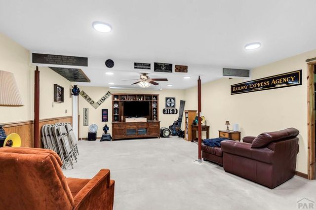 1165 S Oakleaf Dr, Pueblo West, CO 81007