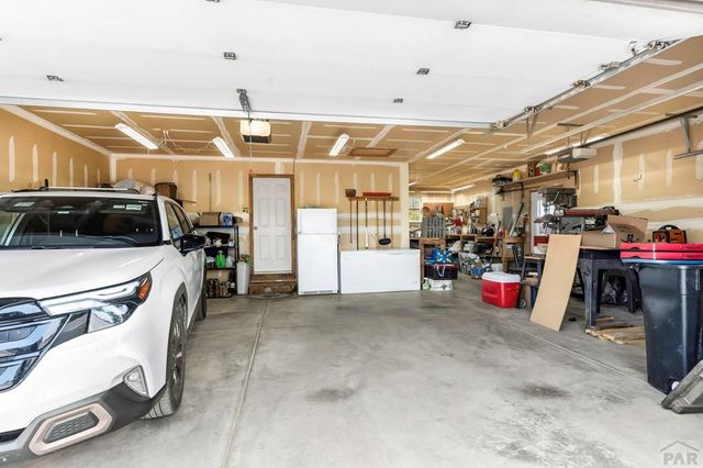 1165 S Oakleaf Dr, Pueblo West, CO 81007