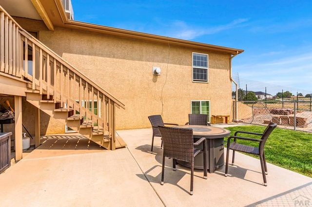 1165 S Oakleaf Dr, Pueblo West, CO 81007
